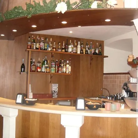 Il Maniero Hotel 2*